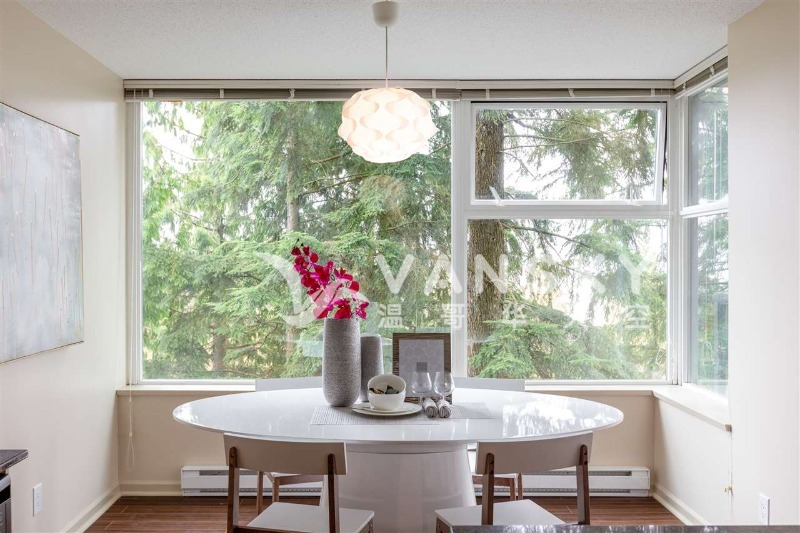 251129094532_staged dining.jpeg